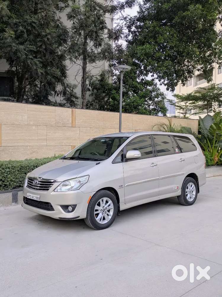 Toyota Innova V 2012 Model