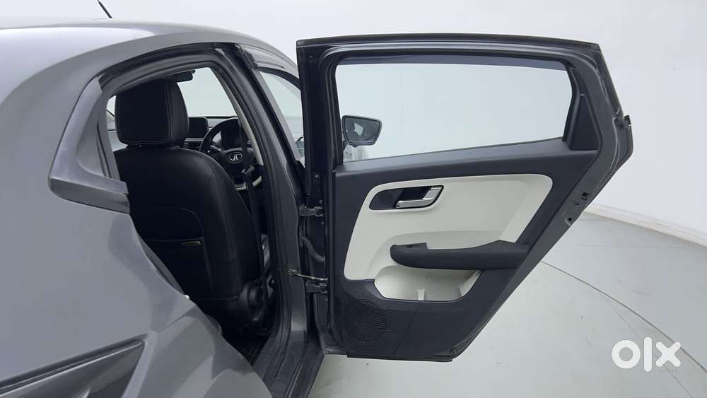 Tata Altroz 1.2 Xza Plus, 2022, Petrol