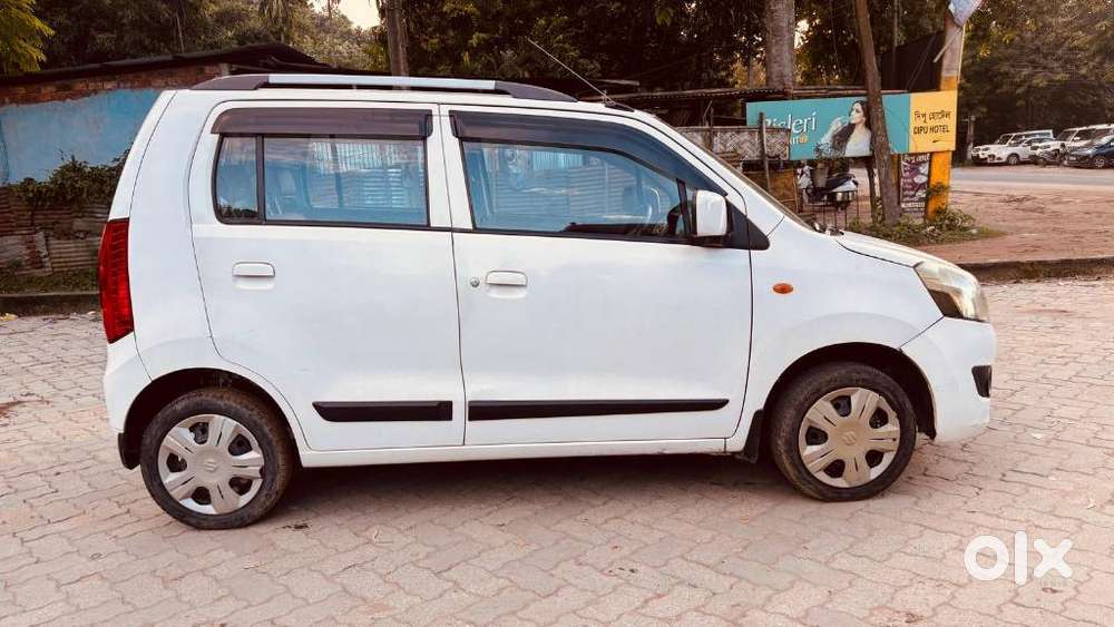 Maruti Suzuki Wagon R Vxi Amt1.2, 2017, Petrol