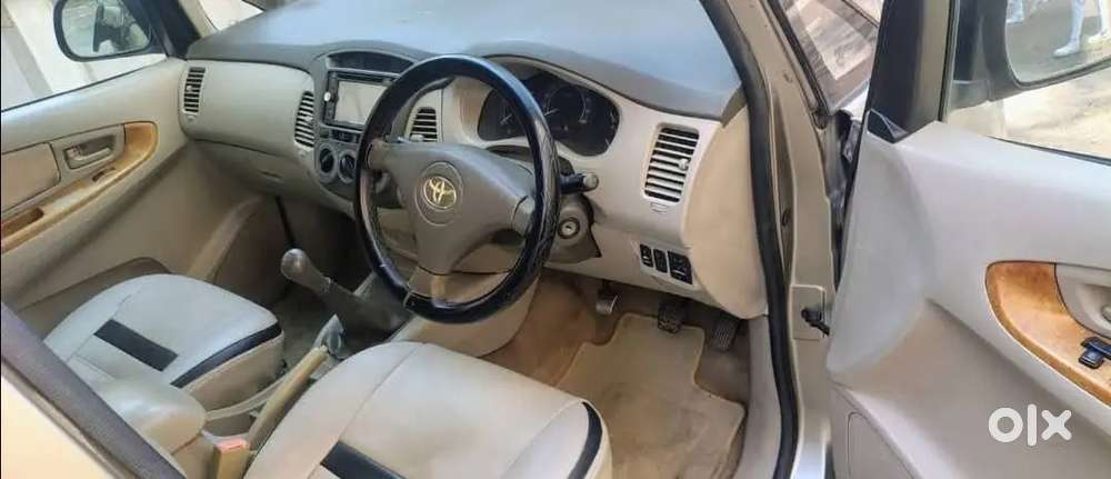 Toyota Innova 2010 Diesel Manual 209000 Km Driven