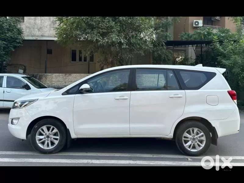 Toyota Innova Crysta [2020-ongoing] 2.4 Gx 8 Str, 2017, Diesel