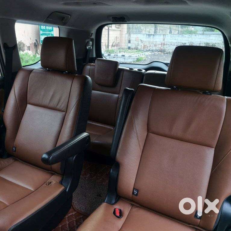 Toyota Innova Crysta, 2016