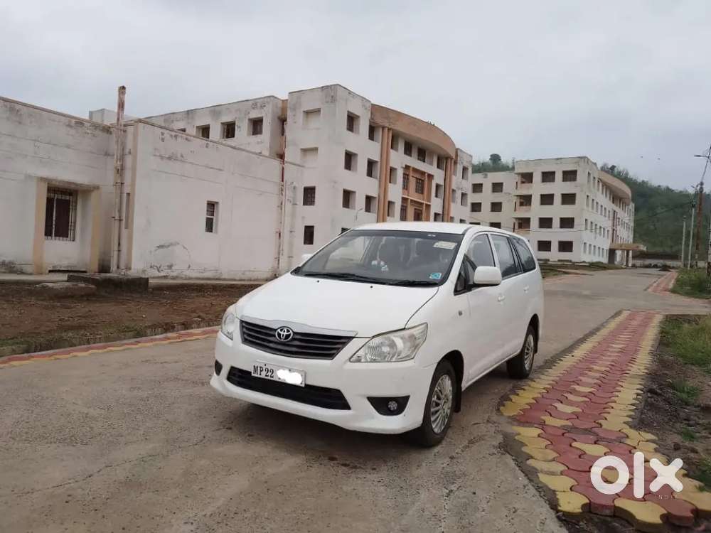 Toyota Innova 2016 Diesel 120000 Km Driven