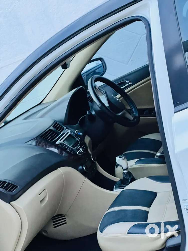Hyundai Verna 2013 Fluidic Diesel Manual