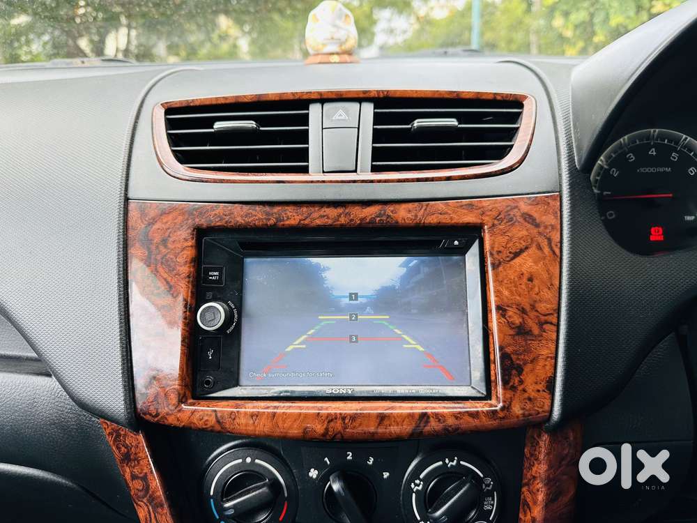 Maruti Suzuki Swift Vxi Abs Bsiv, 2017, Petrol