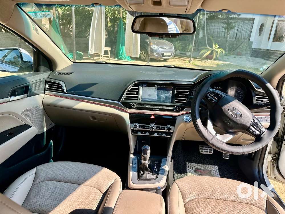 New Elantra Top Model Showroom Maintained