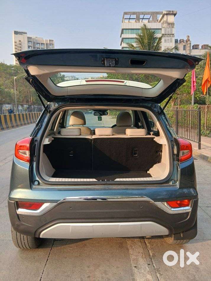 Mahindra Xuv300 1.2 W8 (o) Amt Dual Tone Petrol, 2021, Petrol
