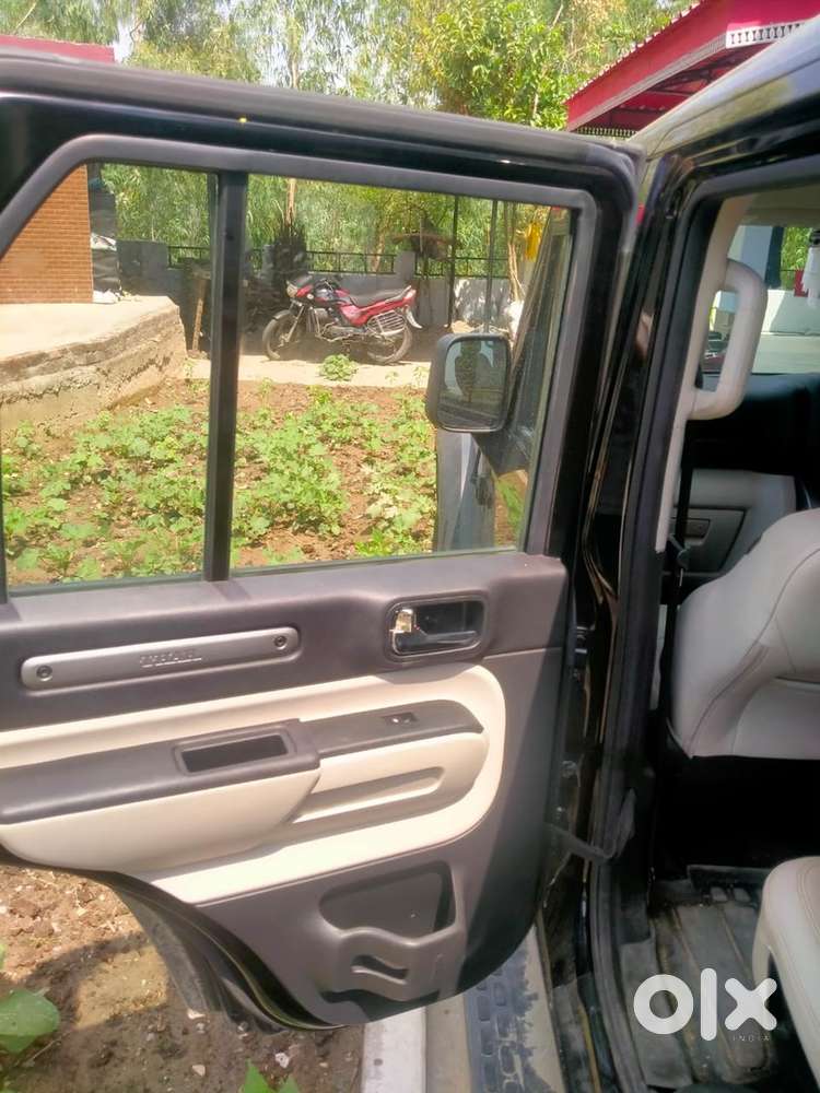 Mahindra Car Petrol 2025