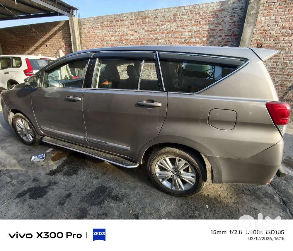 Toyota Innova Crysta 2017 Diesel Well Maintained