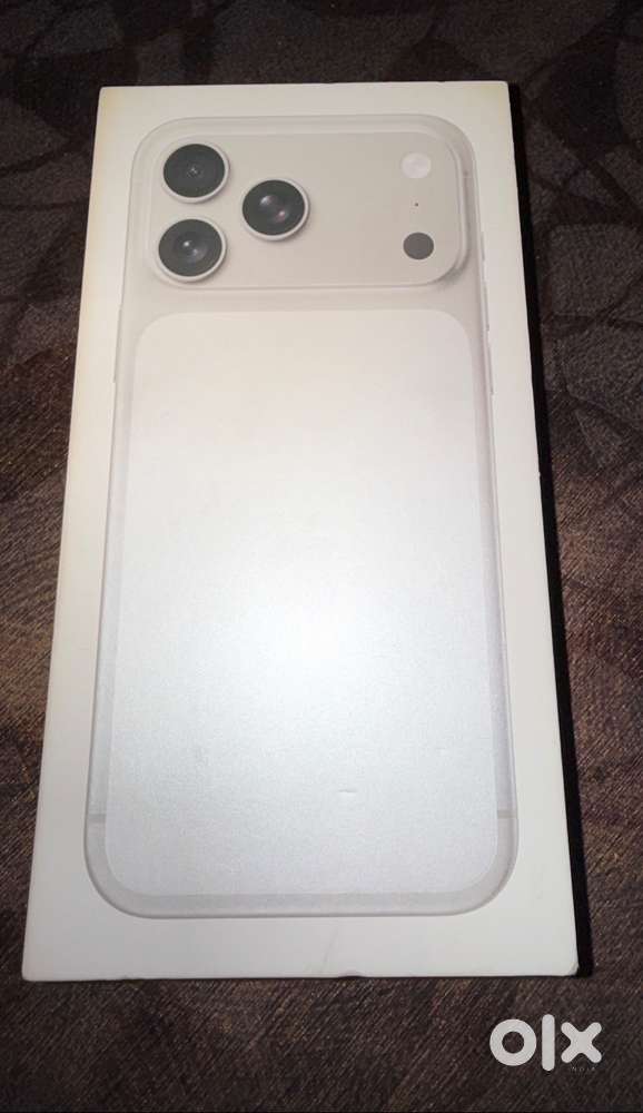 17 pro max 256 white