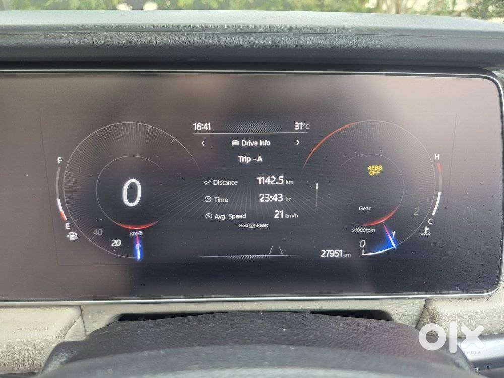 Mahindra Xuv700 2.0 Ax 7 Petrol Mt Str, 2024, Petrol