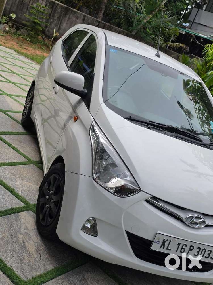 Hyundai Eon 2015 Sportz Petrol 62000 Km Company Service