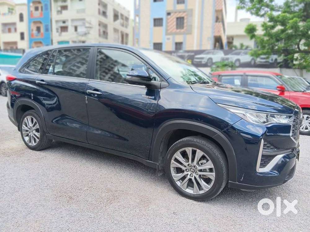 Toyota Innova Hycross 2.0 Zx (o) Hybrid 7 Str, 2023, Petrol
