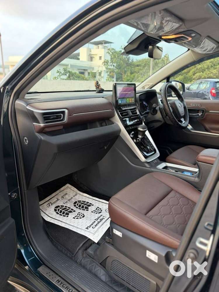 Toyota Innova Hycross 2.0 Zx (o) Hybrid 7 Str, 2026, Petrol