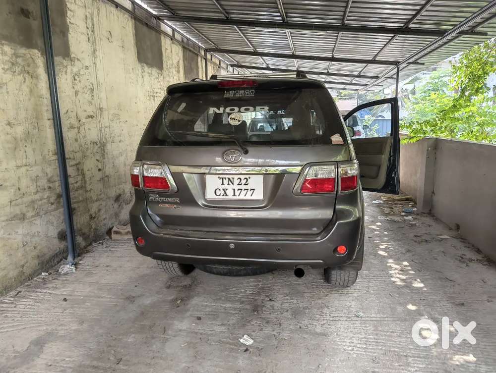 Toyota Fortuner 2011