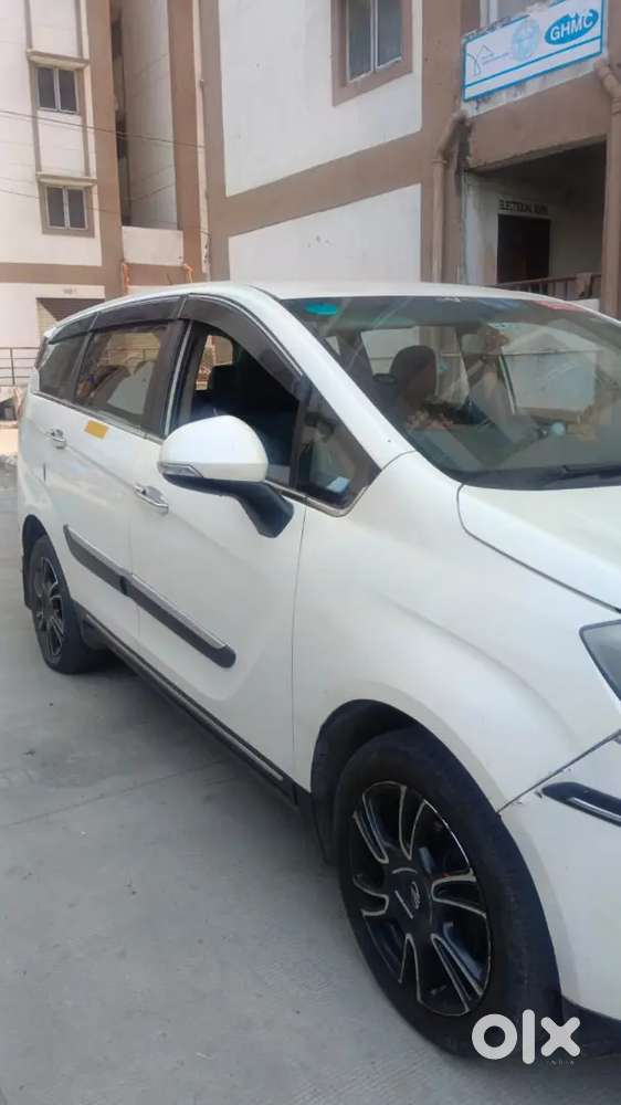 Mahindra Marazzo 2023 Diesel 100000 Km Driven