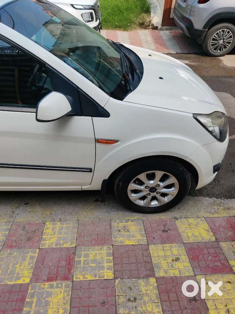 Ford Figo 1.2 Petrol 2012