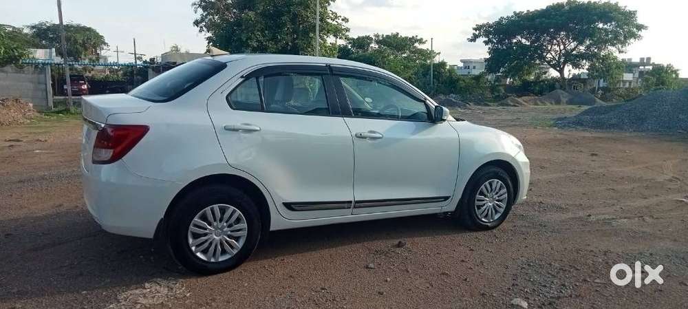 Maruti Suzuki Dzire 1.2 Vxi, 2022, Petrol