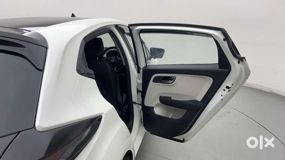 Tata Altroz 1.2 Xza Plus, 2023, Petrol