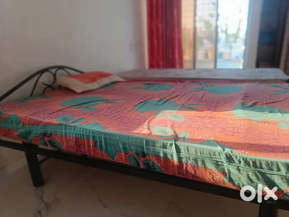 2 beds of size 4*6 only bed