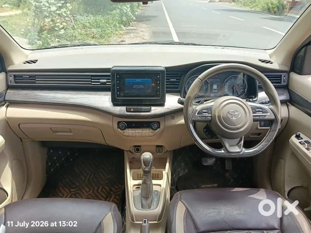Toyota Rumion (ertiga ) V  Cvt At 2024 Top End