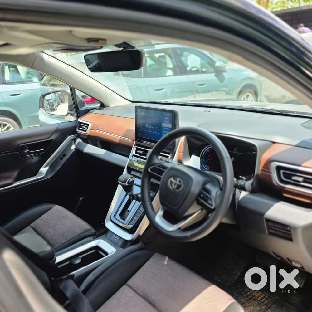 Toyota Innova Hycross 2.0 Vx Hybrid 7 Str, 2024, Petrol
