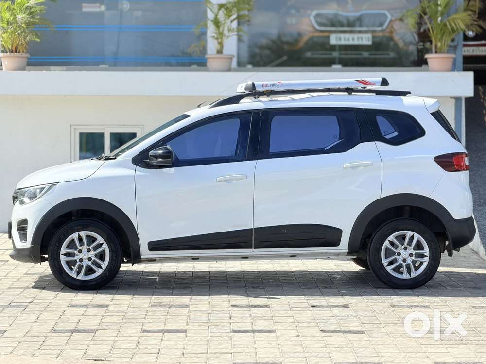 Renault Triber Rxt, 2022, Petrol