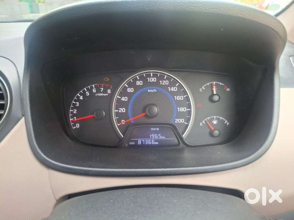 Hyundai Grand I10 Sportz, 2017, Petrol
