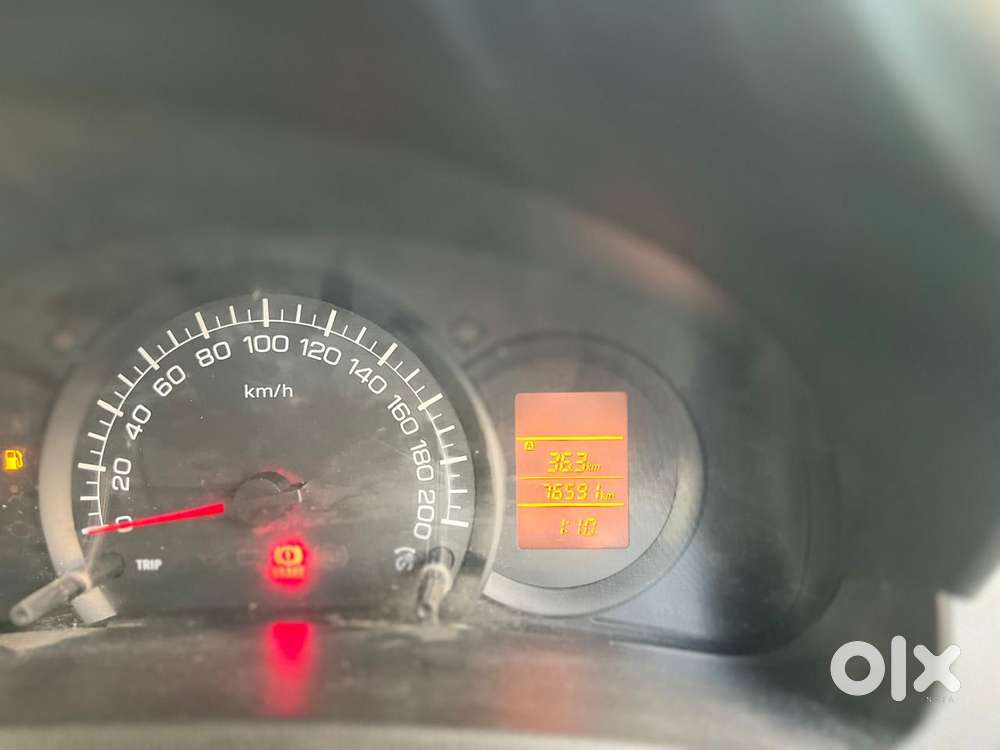Maruti Suzuki Swift Lxi Optional-o, 2015, Petrol