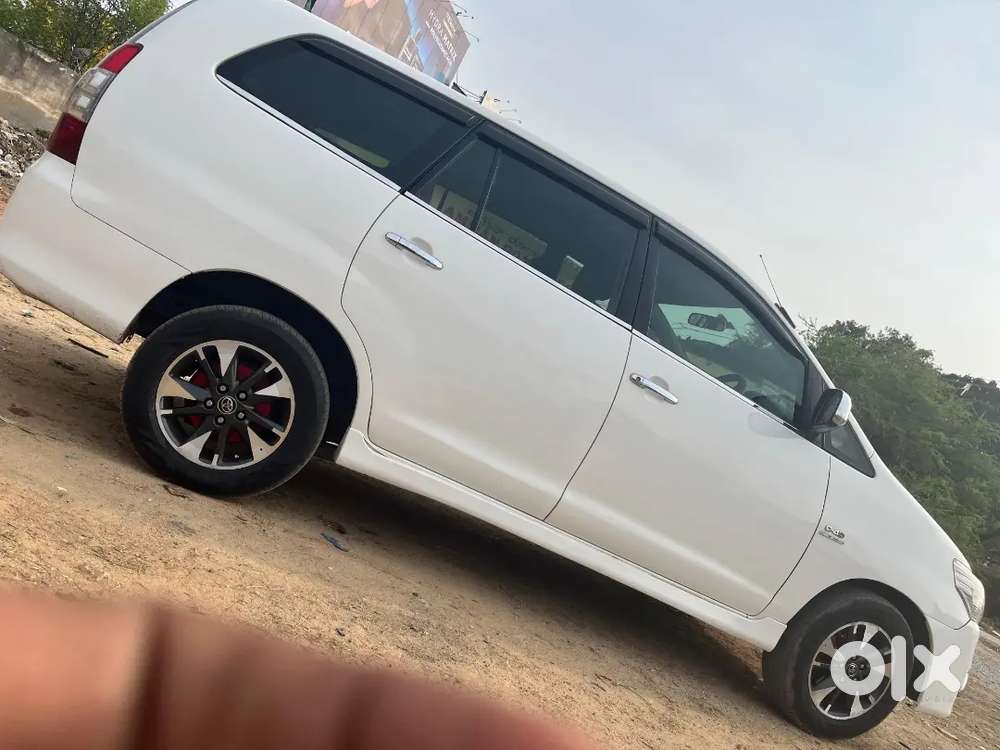 Toyota Innova V Model 2011 5th Owner