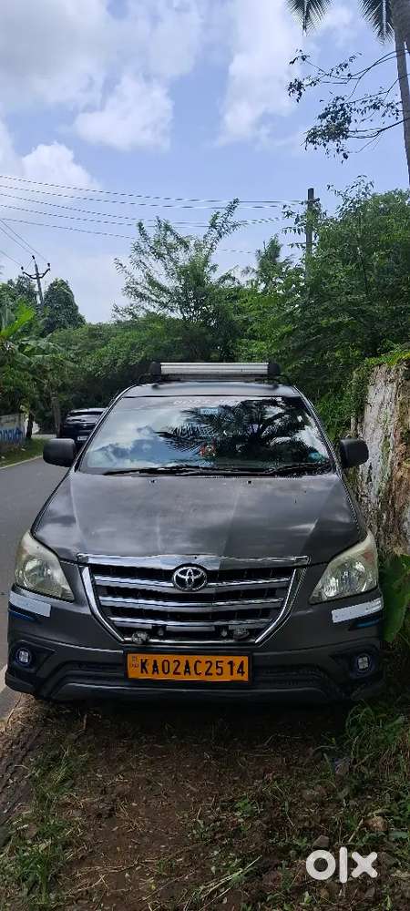 Toyota Innova 7+1 Yellow Board.\ Frant 2 Tyre New, Back J K