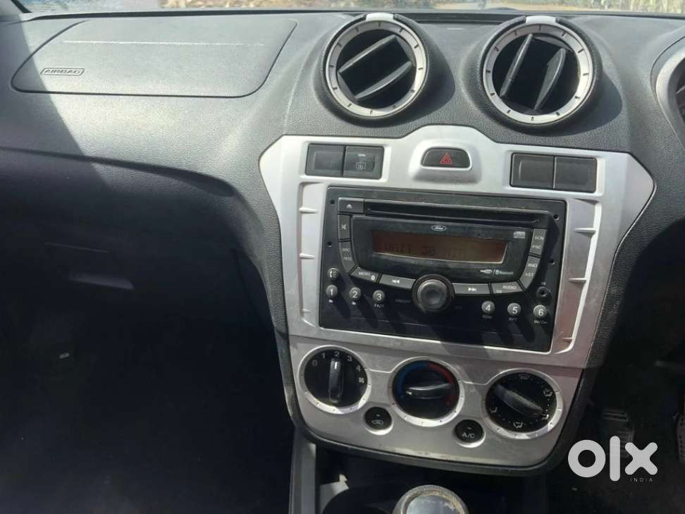 Ford Figo, 2010, Petrol