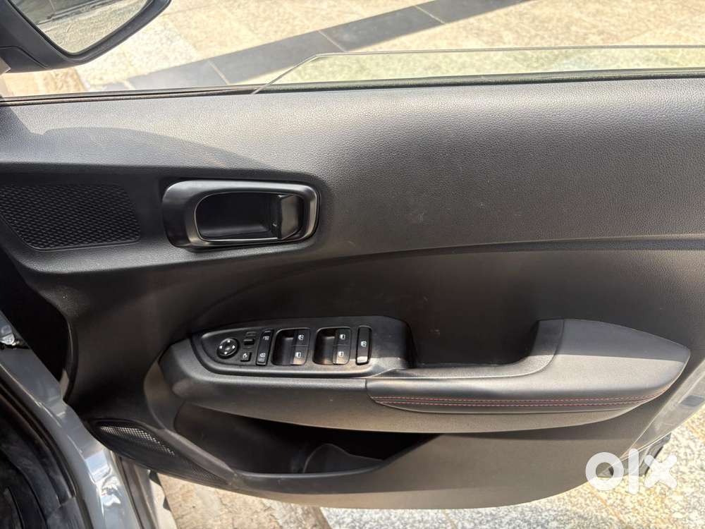 Hyundai Venue 1.0 S (o) Turbo Dct, 2024, Petrol