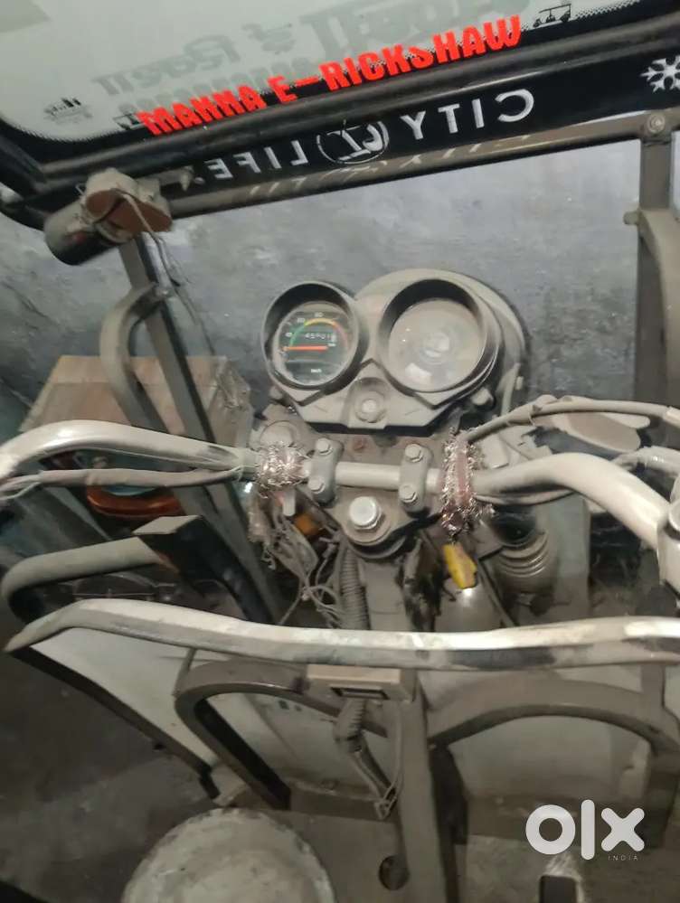 Manna E-rickshaw City Cab 210000 Price Tha 60000 Me Sell Kar Rahe Hai