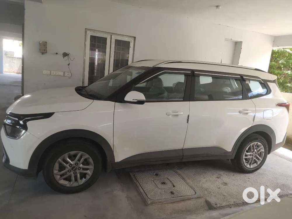 Kia Carens Prestige 2024