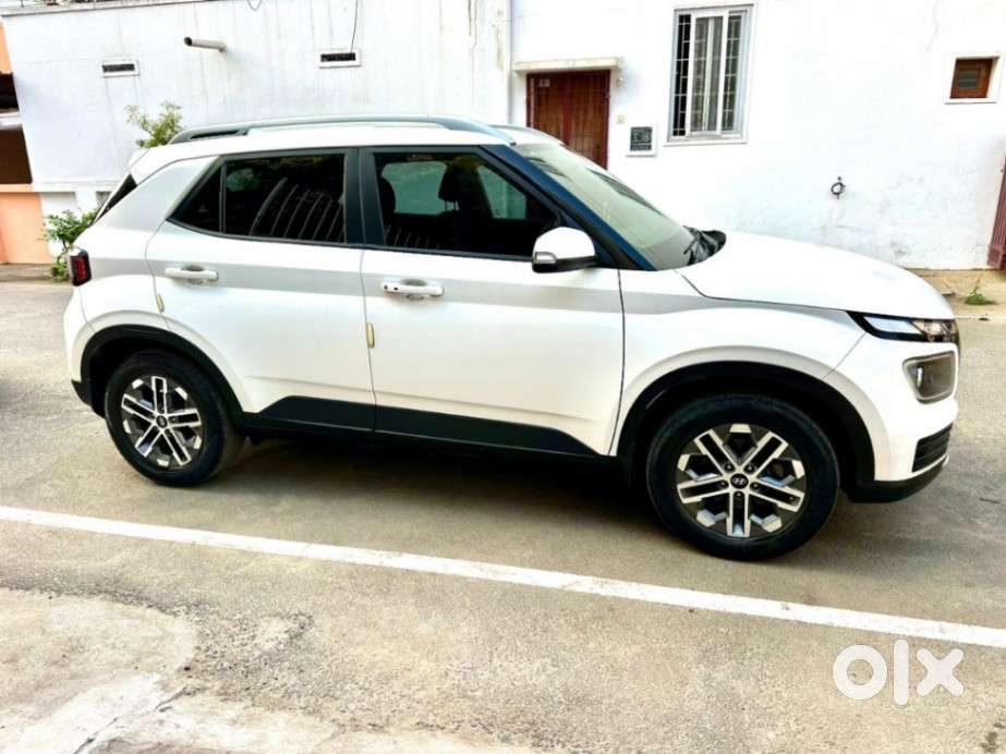 Hyundai Venue Sx Mt, 2023, Diesel