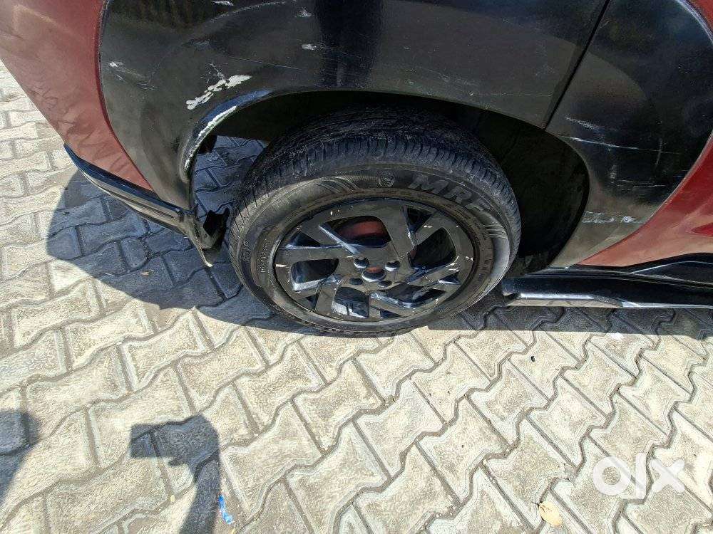 Nissan Magnite 1.0 Xv Premium Dual Tone, 2021, Petrol