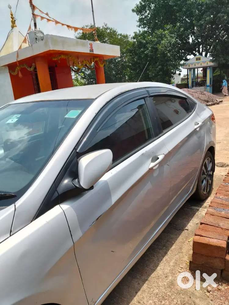 Hyundai Verna 2015 Diesel 1 L +  Km Driven