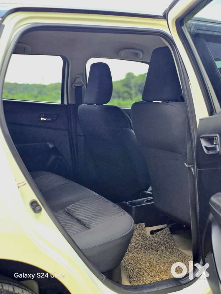 Maruti Suzuki Swift Vxi + Manual, 2023, Cng & Hybrids
