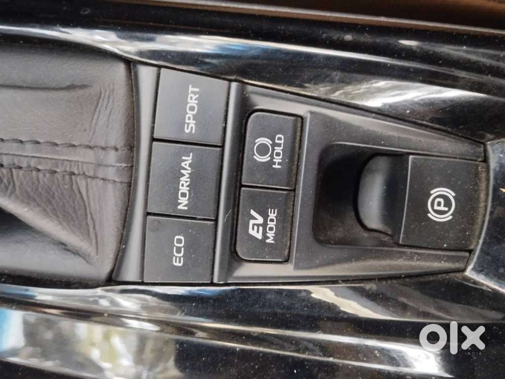 Toyota Camry Hybrid, 2025, Petrol