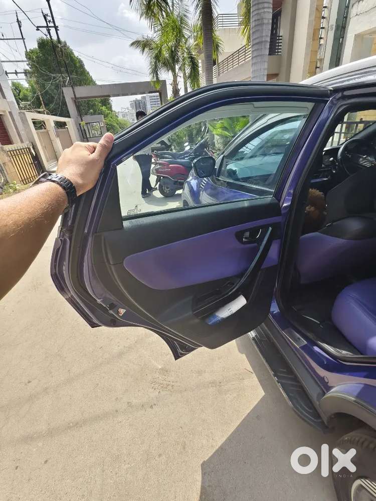 Tata Nexon Purple 2023 - Manual Petrol