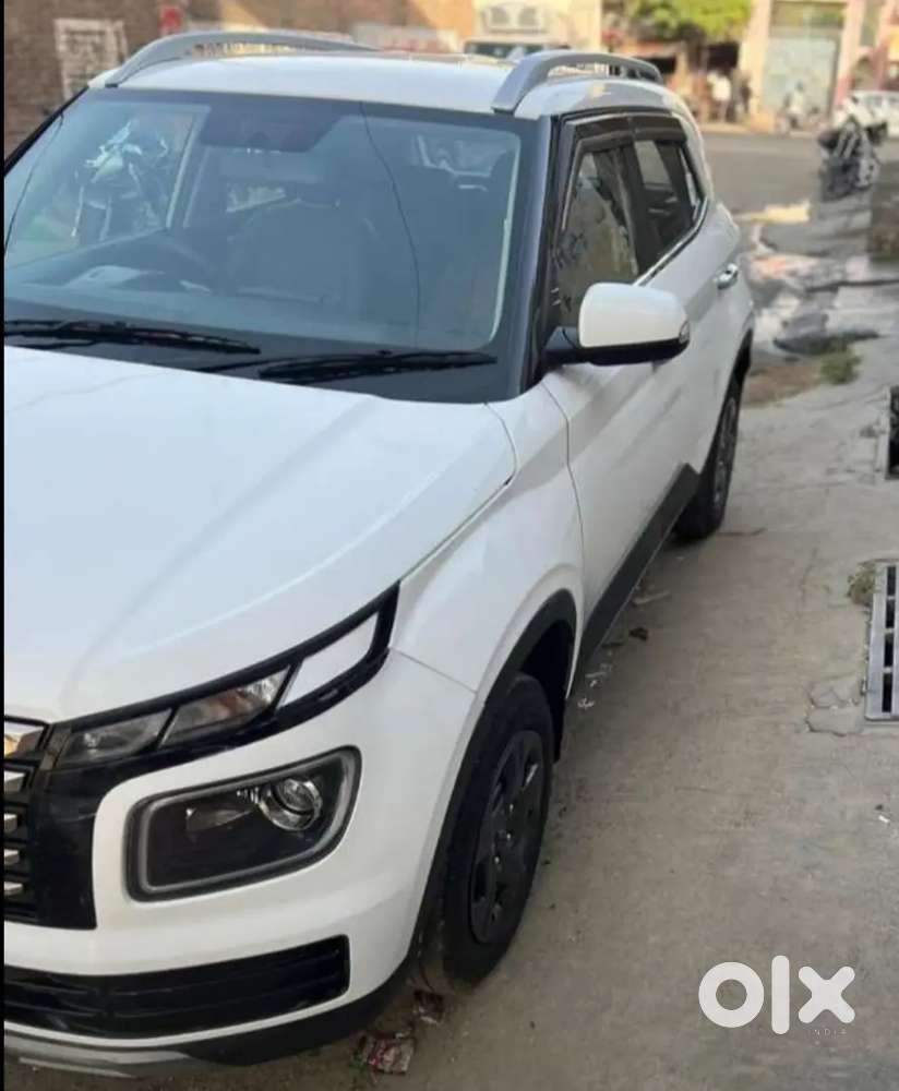 Hyundai Venue 1.2 S 2023 Showroom Condition Only 11000km Run