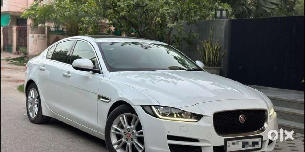 Jaguar Xe Portfolio, 2018, Petrol