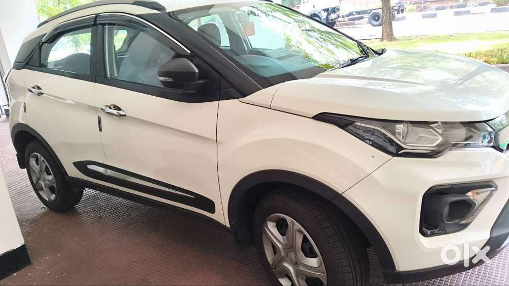 Tata Nexon Diesel Sunroof 12000km Driven Well Maintained