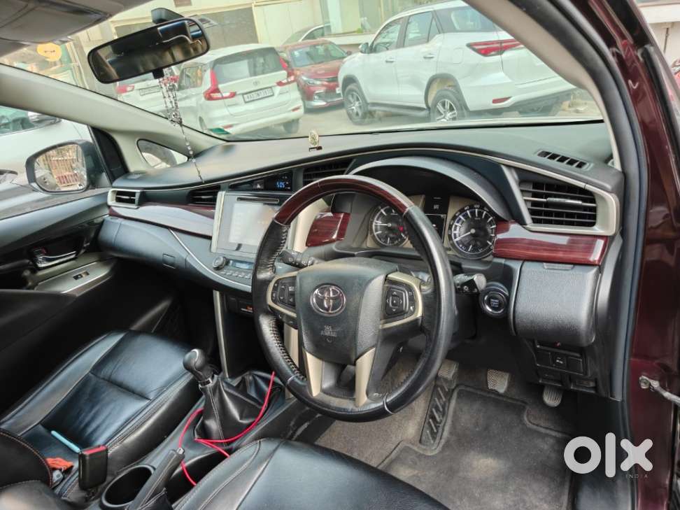 Toyota Innova Crysta 2.4 V, 2016, Diesel