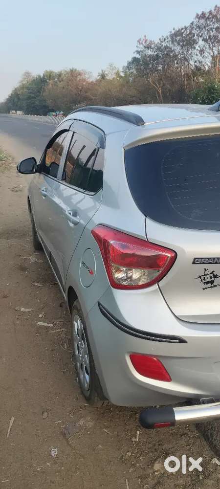 Hyundai Grand I10 2016 Petrol 120000 Km Driven