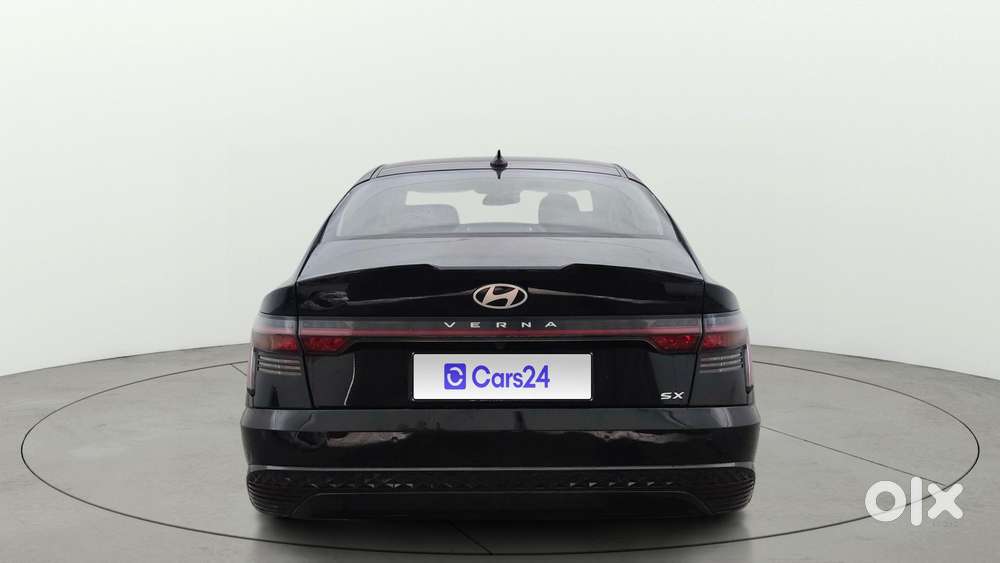 Hyundai Verna 1.5 Sx Ivt, 2024, Petrol