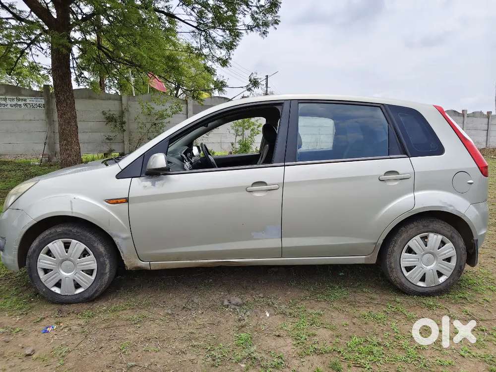 Ford Figo Trend 2011 Petrol Second