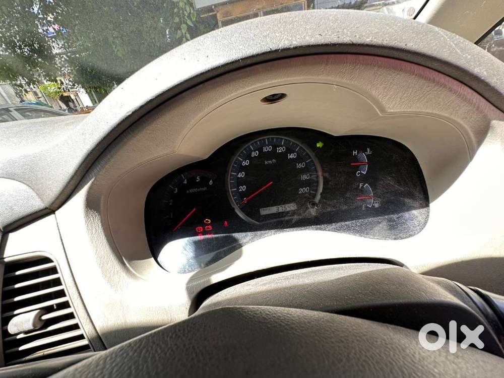 Toyota Innova 8seater