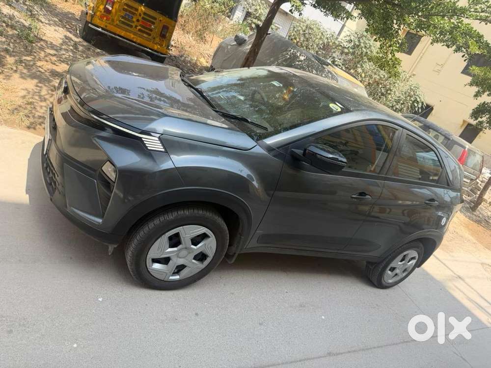 Tata Nexon 2025 Petrol 13500 Km Driven